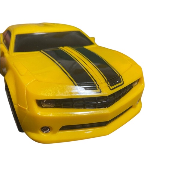 Micro machine bumblebee playset transformer used - Picture 11 of 12